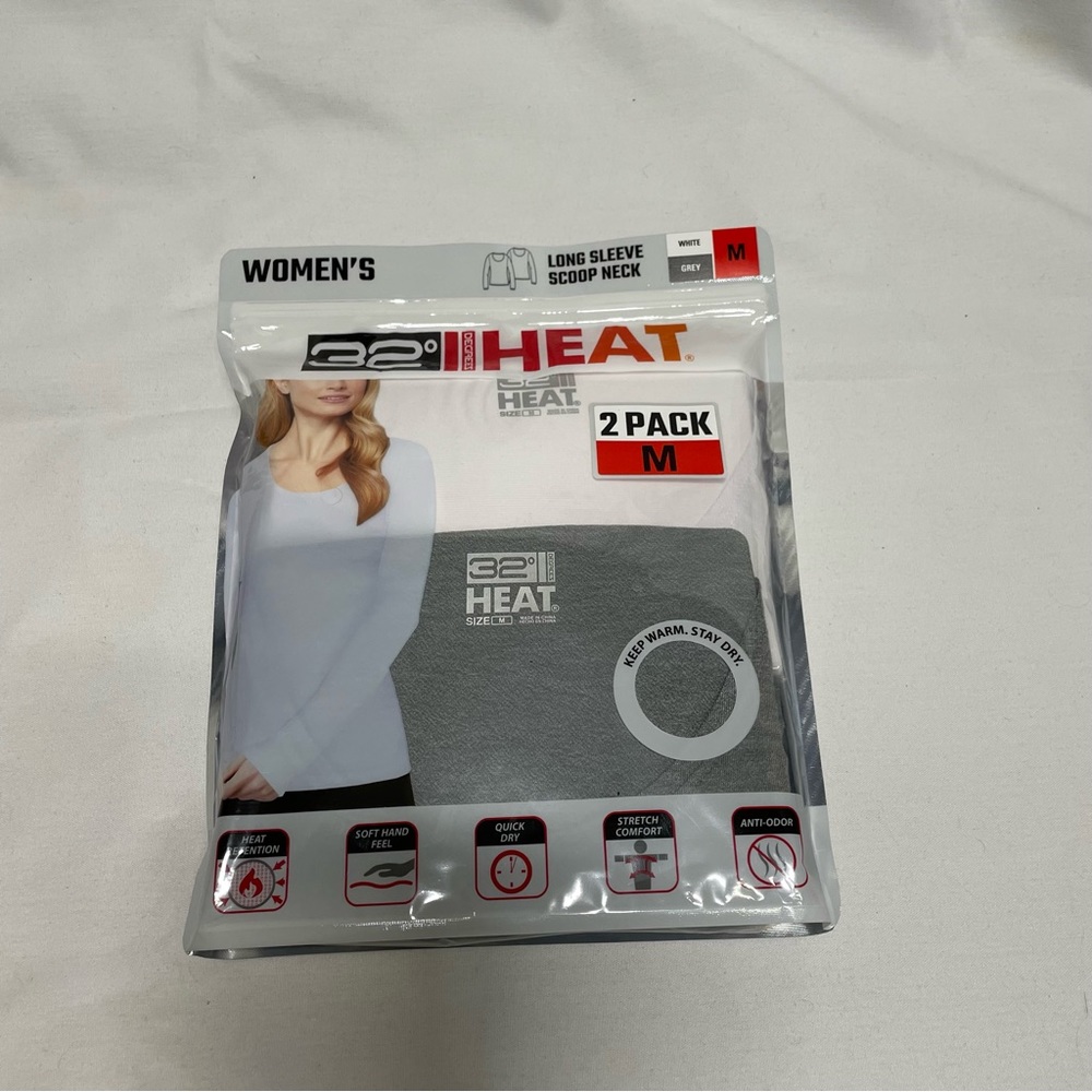 2 pack of heat retaining long sleeve undershirts by 32’ degrees Heat in size M.